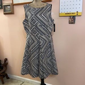 Plus size Tahari dress